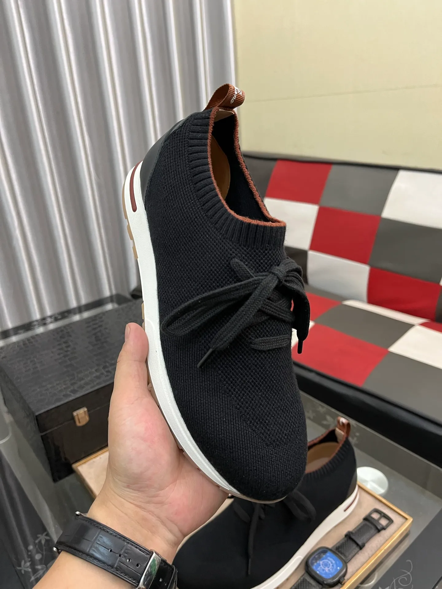 Men's shoes 💰420⌚️⌚️ (loro piana) new moccasin shoes official website original 1:1 mold opening, original quality 💯 fine workmanship, high-end luxury ☘ The upper is made of original waterproof treatment breathable fly-woven suede 🌴 luxury 🐂 leather lining 🍓 rubber wear-resistant outsole, size 38-44 (size 45 can be customized) 5️⃣ colors available